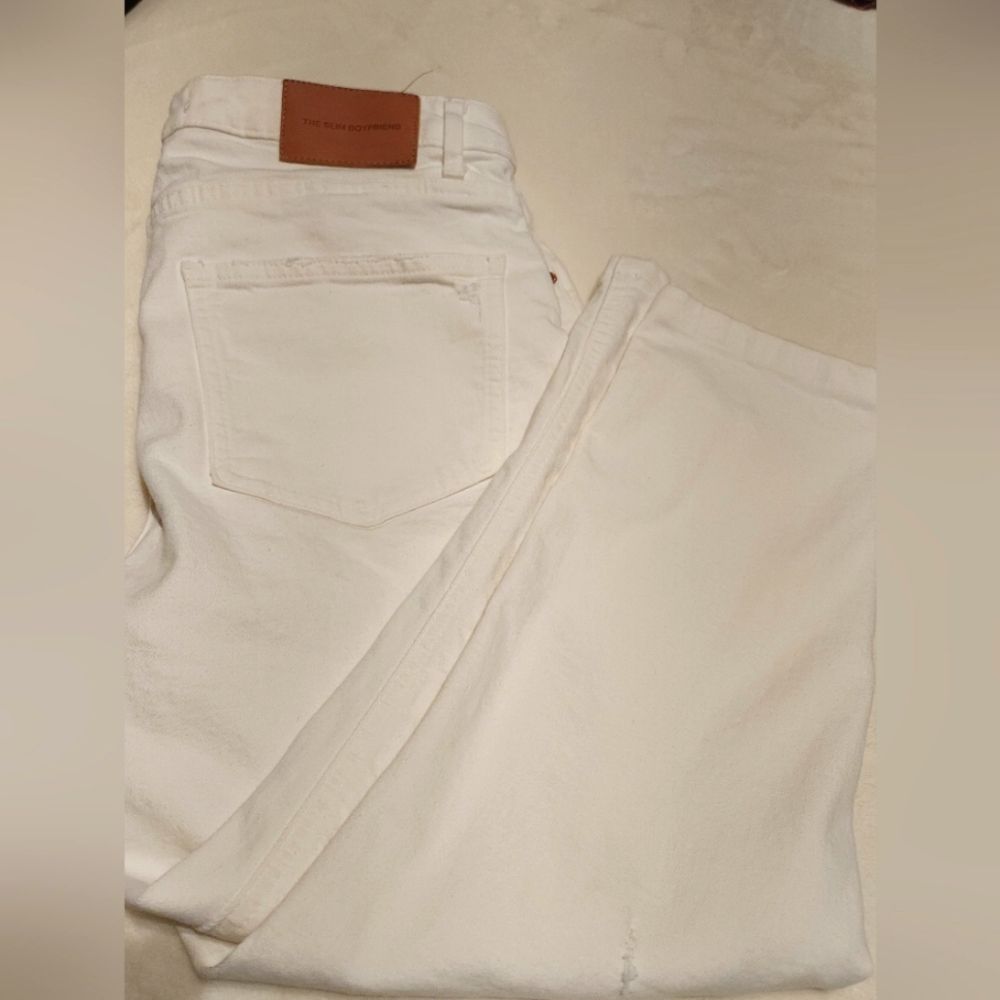 Zara Slim Fit Off White Distressed Denim Jeans. Size 8. Preloved.